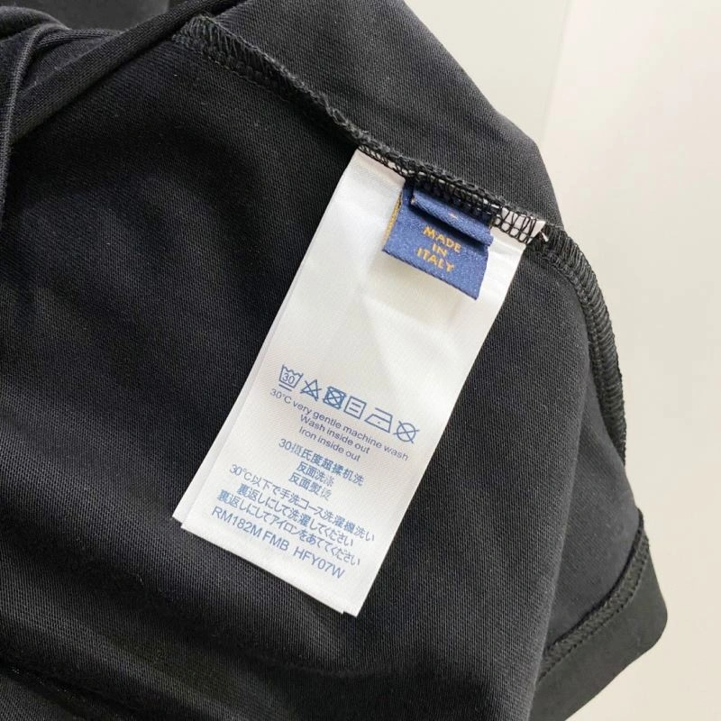 Louis Vuitton T-Shirts Compact 134453