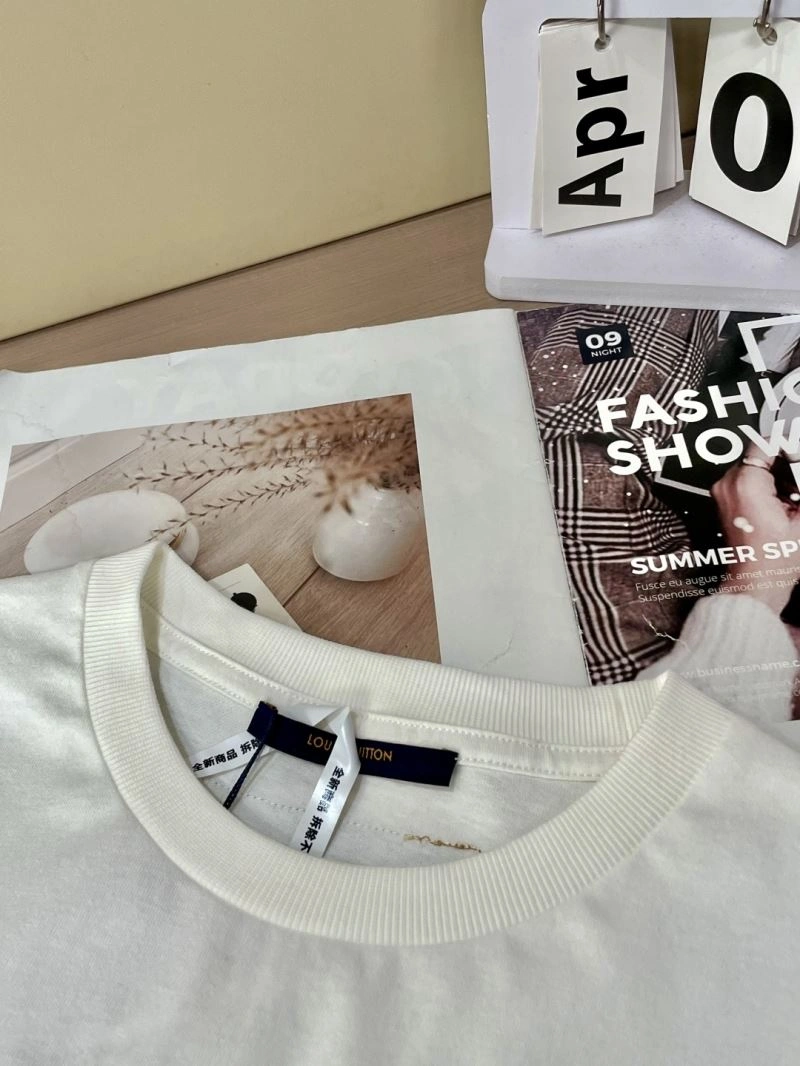 WaterResistant Louis Vuitton T-Shirts 134424