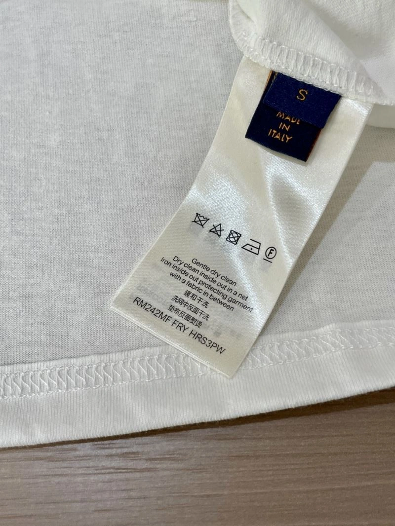 WaterResistant Louis Vuitton T-Shirts 134424