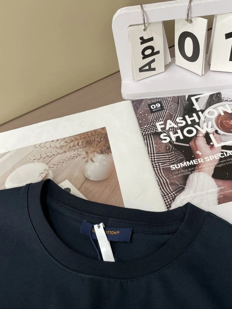 Bold Louis Vuitton T-Shirts 134423
