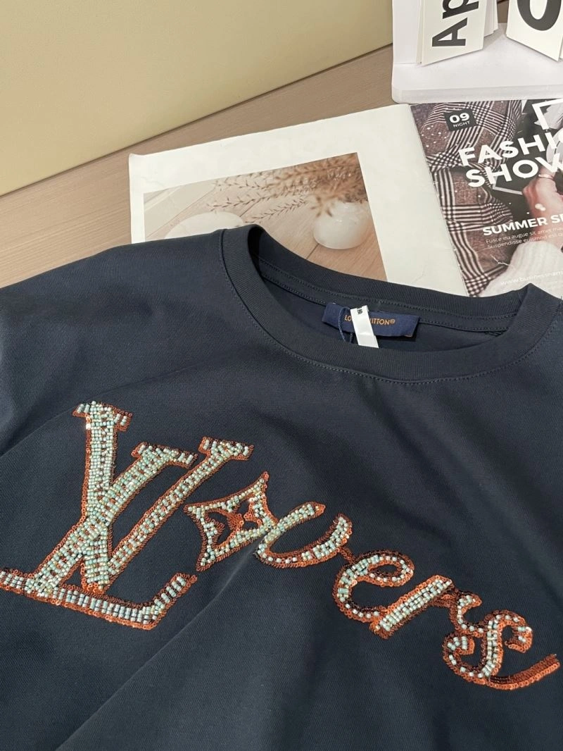 Bold Louis Vuitton T-Shirts 134423
