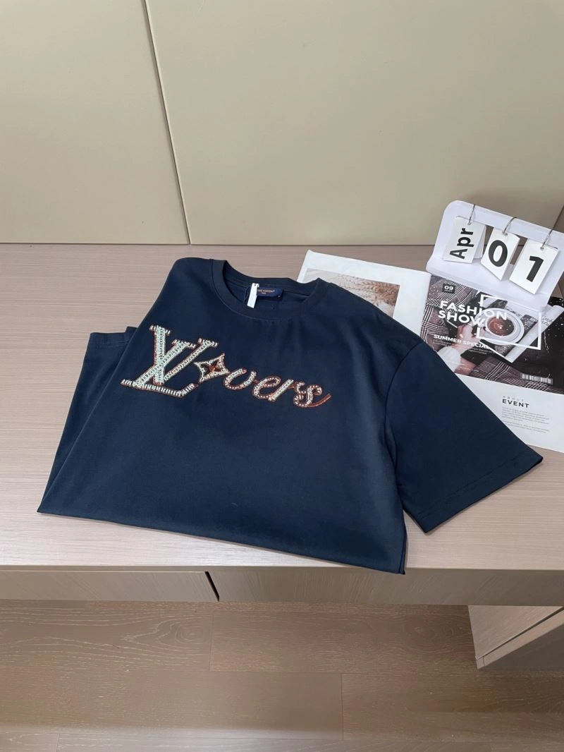 Bold Louis Vuitton T-Shirts 134423