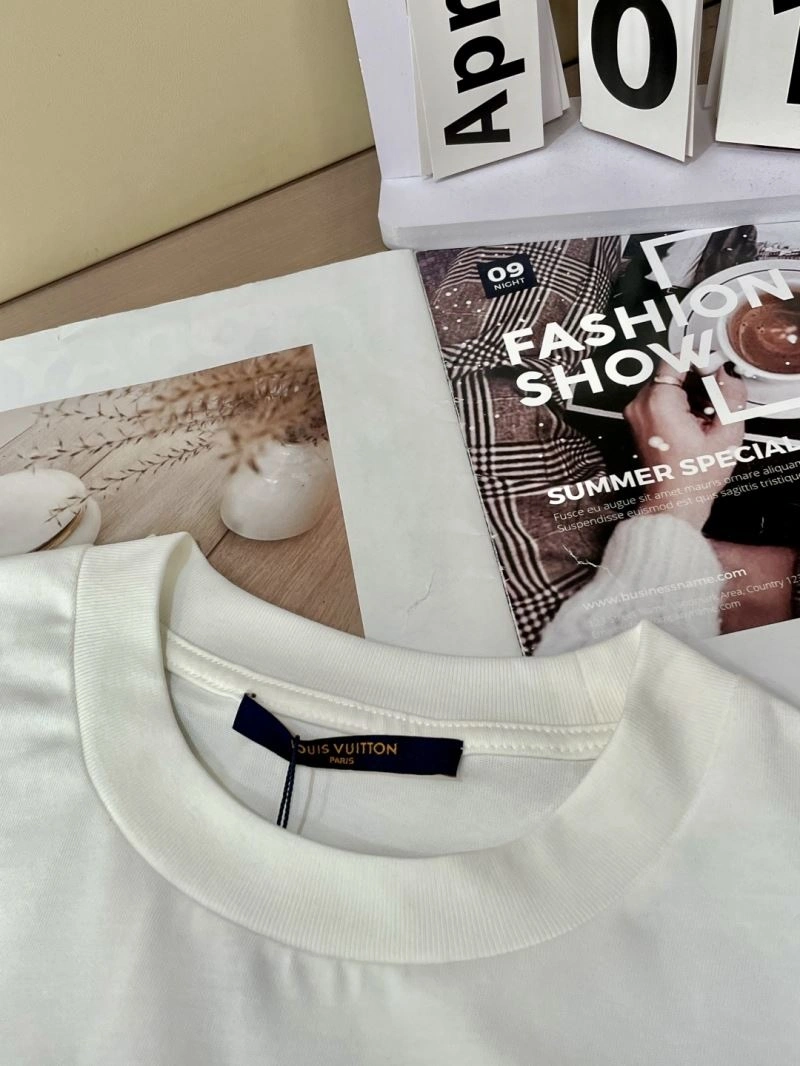Louis Vuitton T-Shirts Unisex 134419