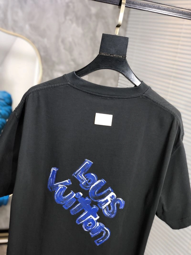 Bold Louis Vuitton T-Shirts 134416