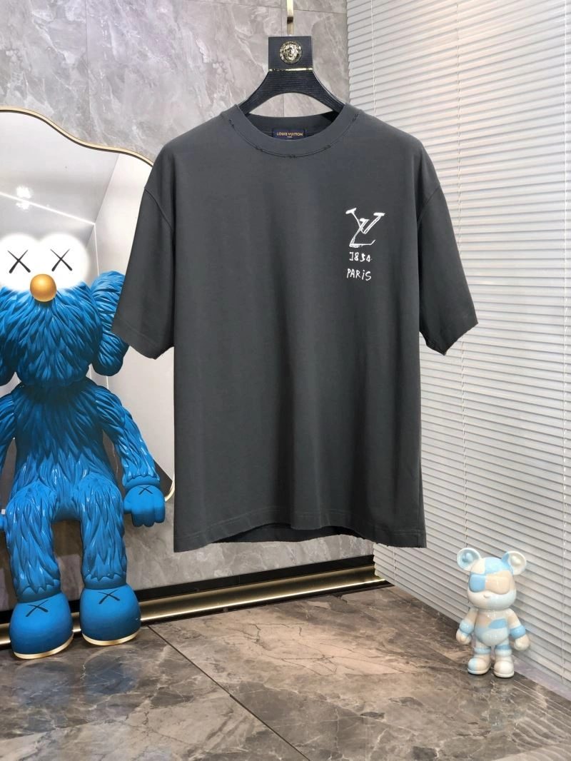Bold Louis Vuitton T-Shirts 134416