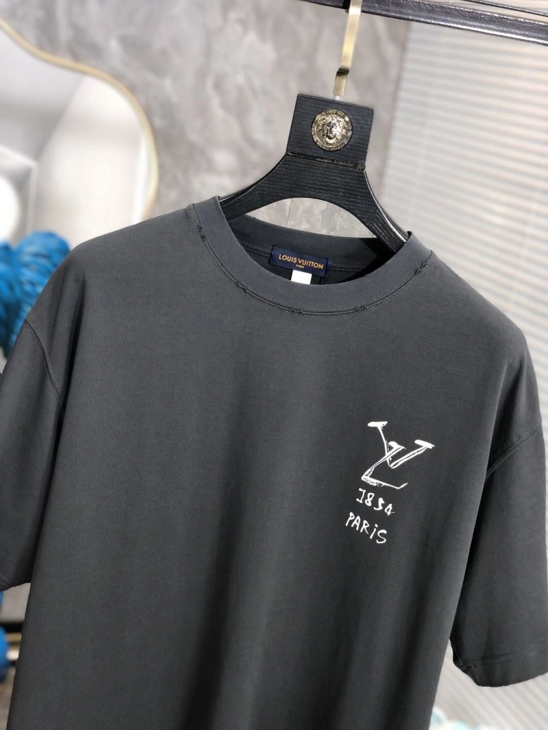 Bold Louis Vuitton T-Shirts 134416