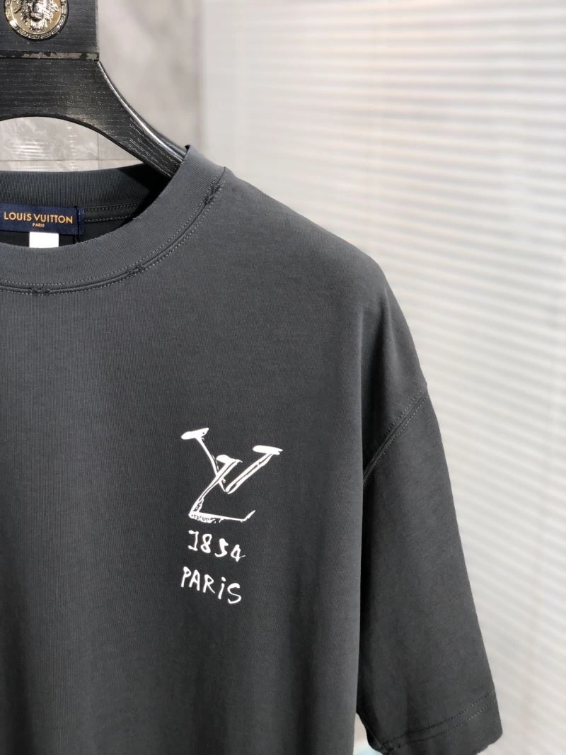 Bold Louis Vuitton T-Shirts 134416