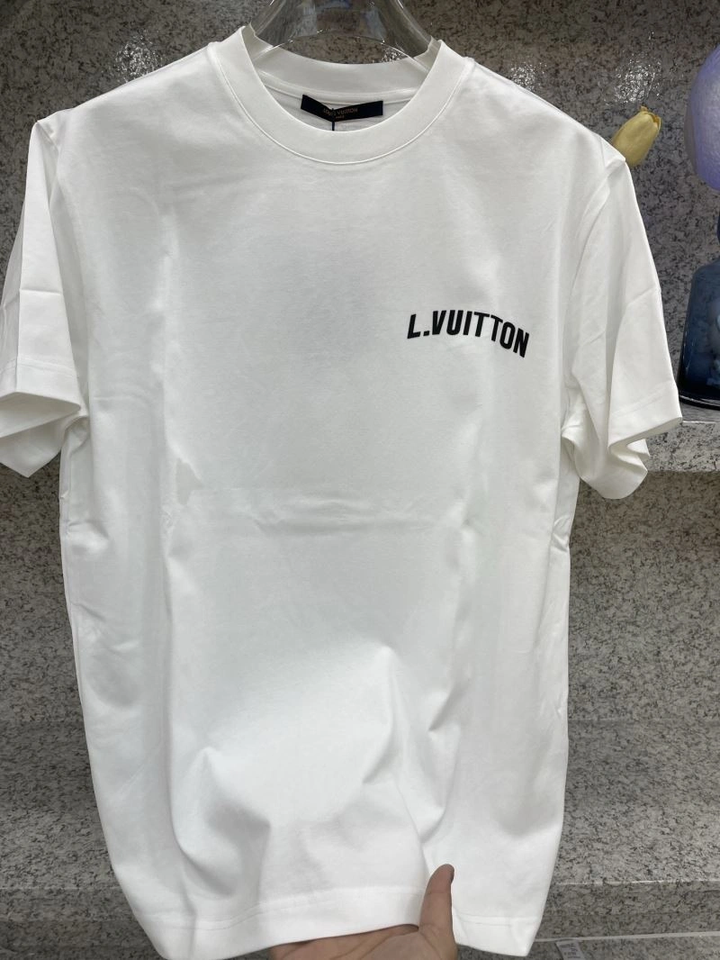 WellDesigned Louis Vuitton T-Shirts 134401