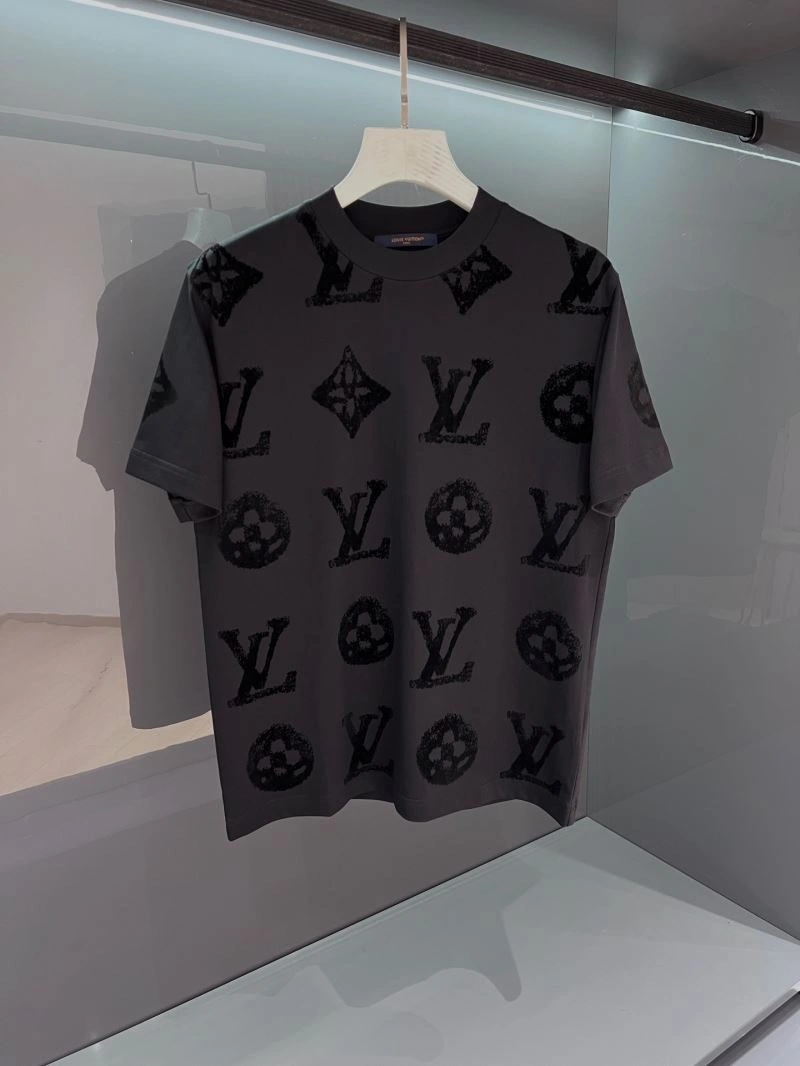 Louis Vuitton T-Shirts Chic 134406