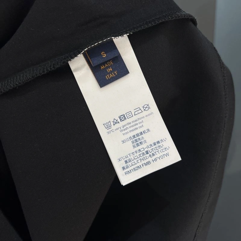Louis Vuitton T-Shirts Chic 134406