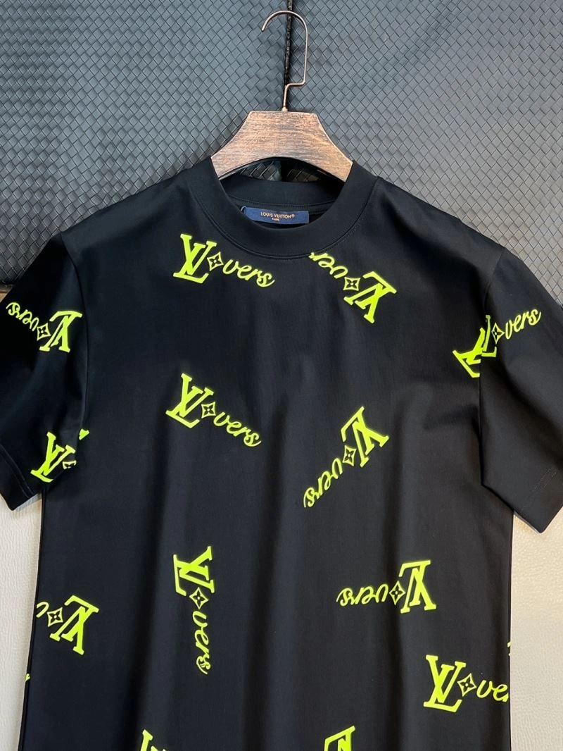 Unisex Louis Vuitton T-Shirts 134394