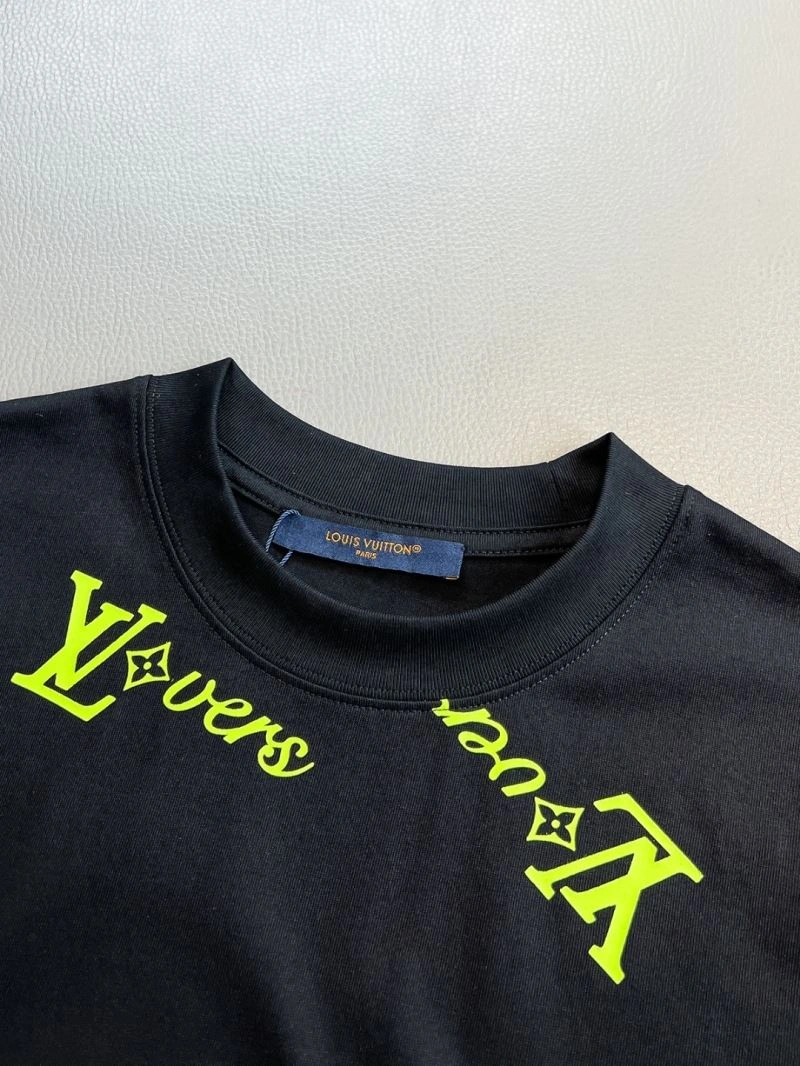 Unisex Louis Vuitton T-Shirts 134394