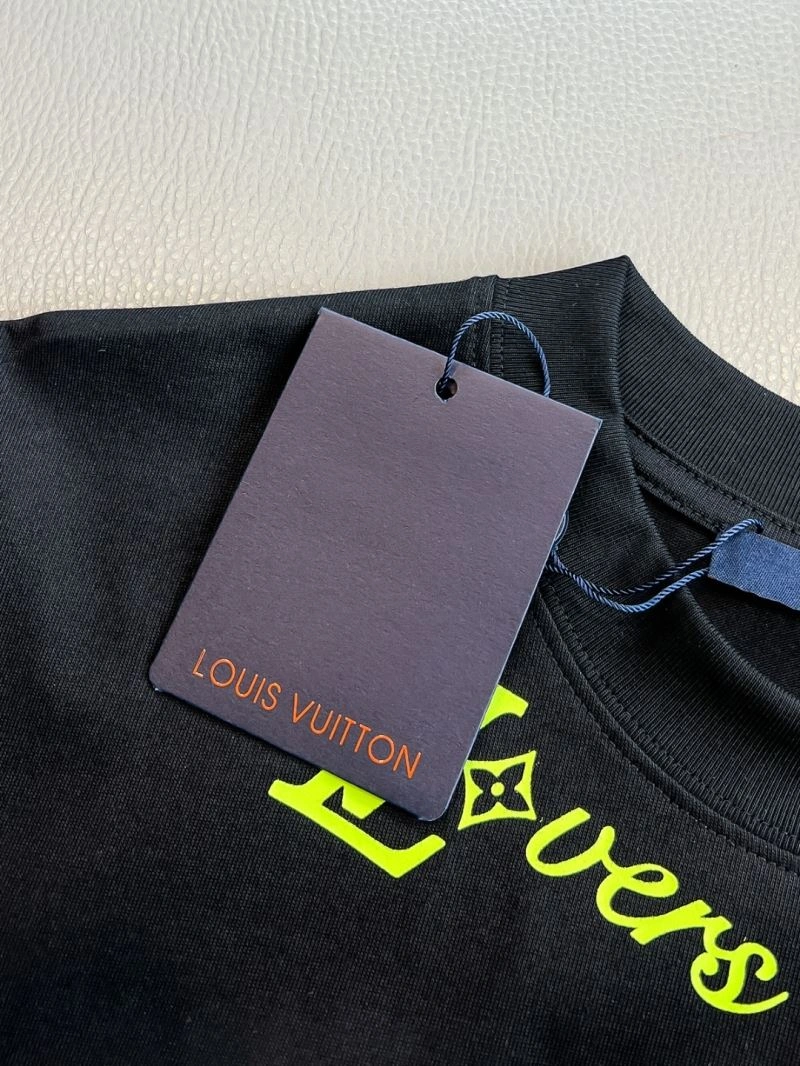 Unisex Louis Vuitton T-Shirts 134394