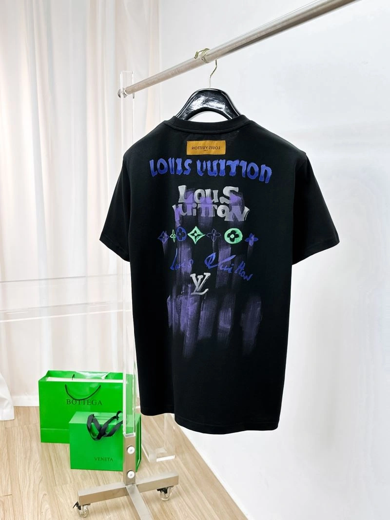 Louis Vuitton T-Shirts Lightweight 134405
