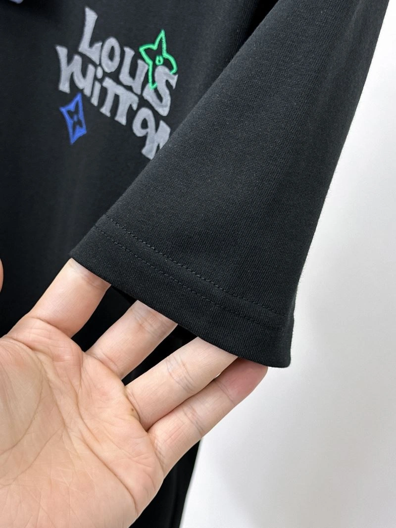 Louis Vuitton T-Shirts Lightweight 134405
