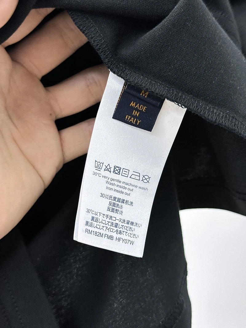 Louis Vuitton T-Shirts Lightweight 134405
