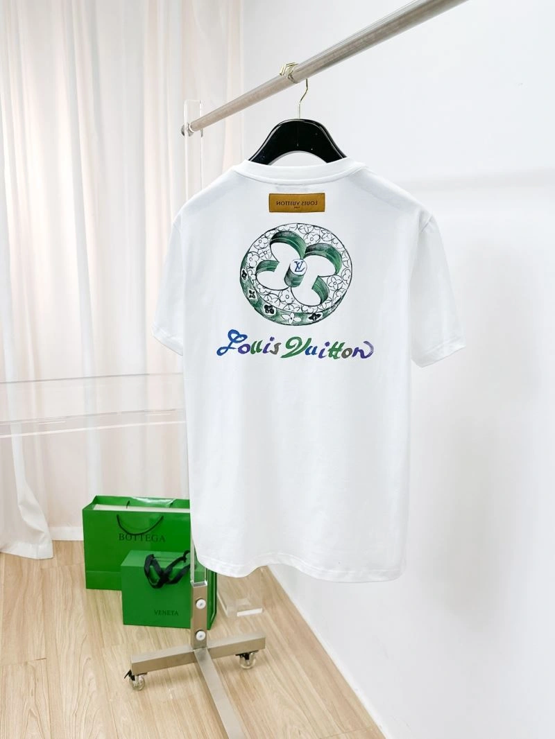 Louis Vuitton T-Shirts UrbanChic 134391