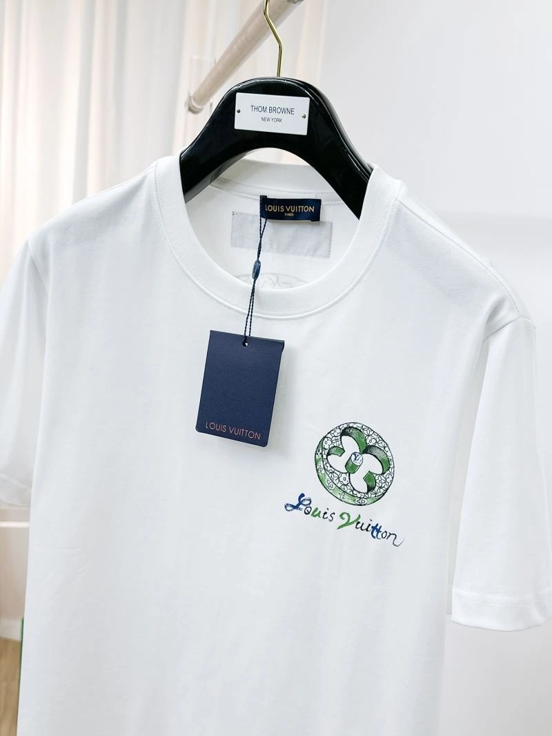 Louis Vuitton T-Shirts UrbanChic 134391
