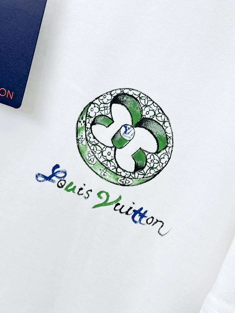 Louis Vuitton T-Shirts UrbanChic 134391