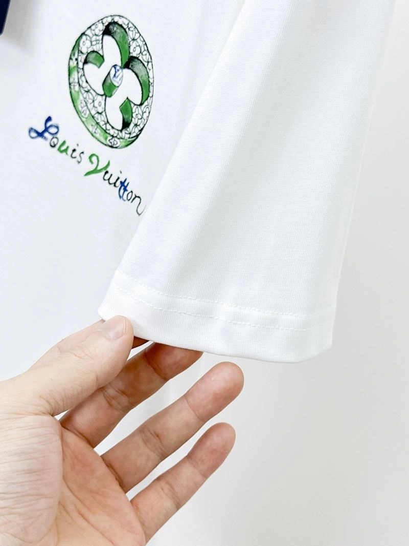 Louis Vuitton T-Shirts UrbanChic 134391
