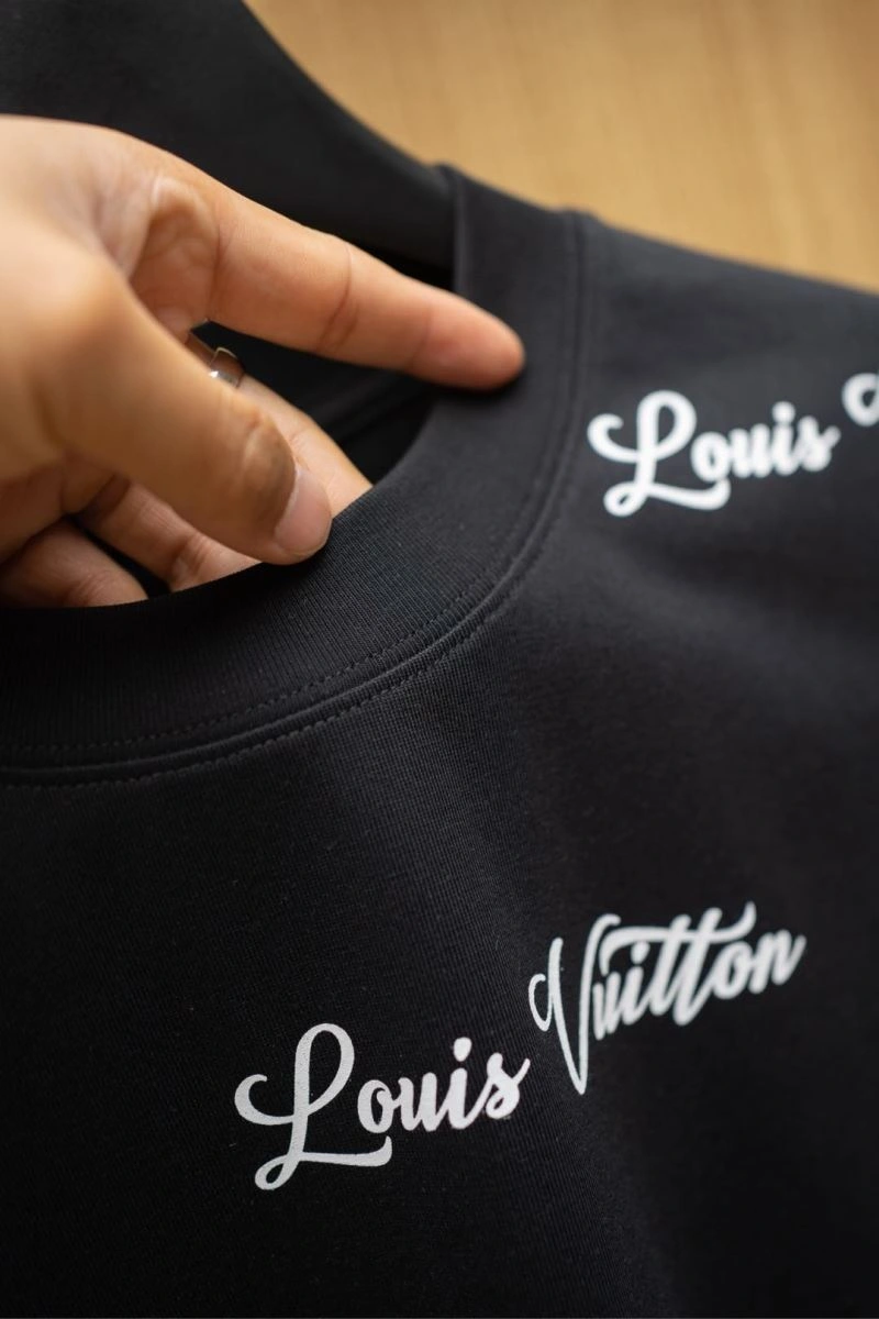 Upgraded Louis Vuitton T-Shirts 134384
