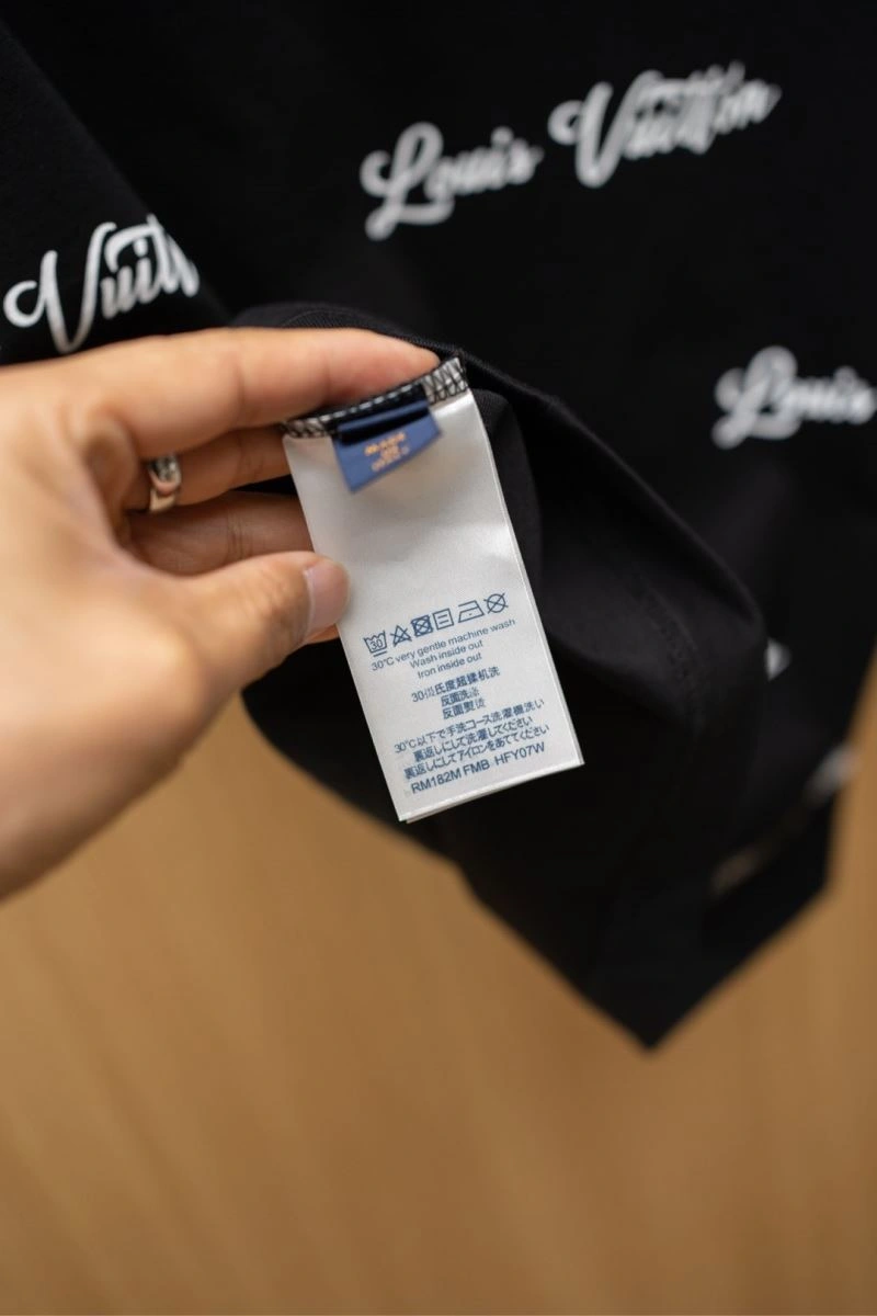 Upgraded Louis Vuitton T-Shirts 134384