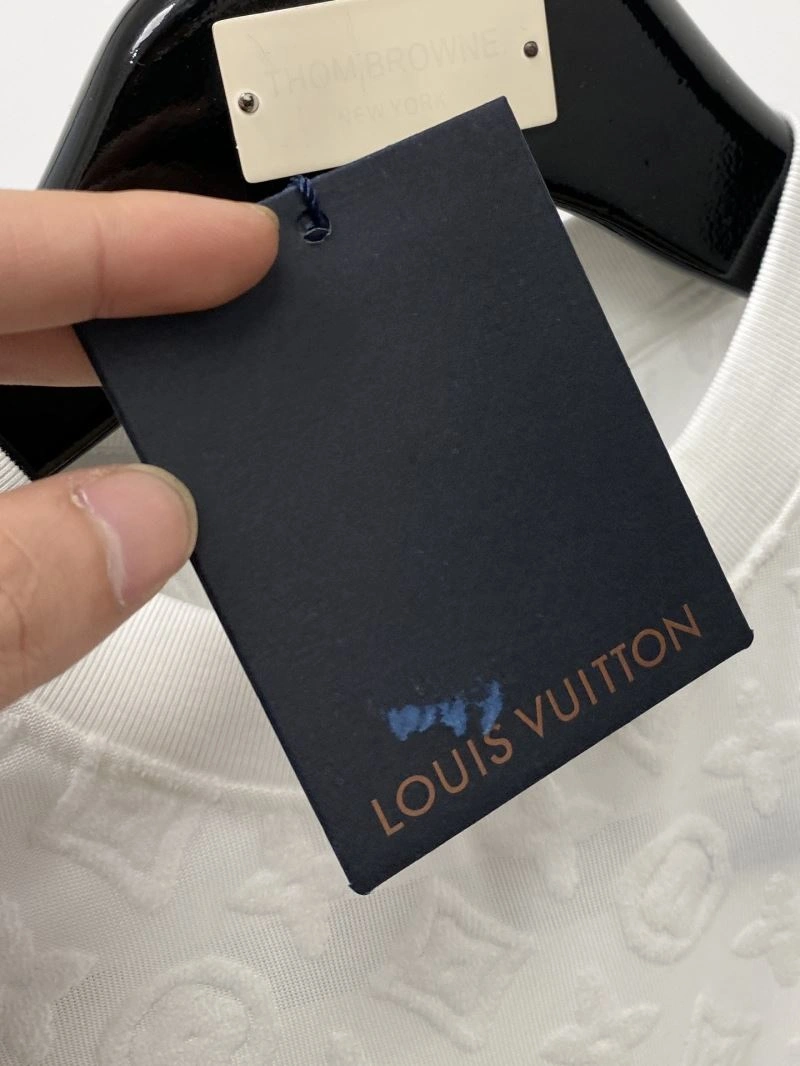 Louis Vuitton T-Shirts Resilient 134385