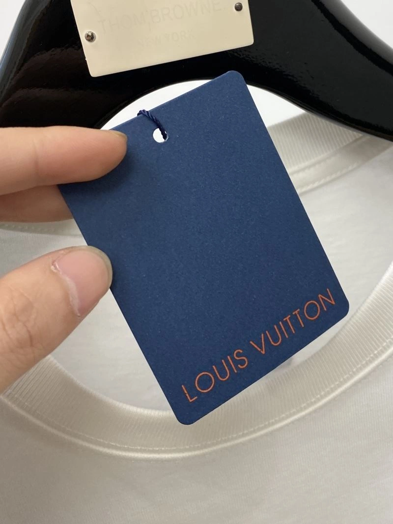 Effortless Louis Vuitton T-Shirts 134381