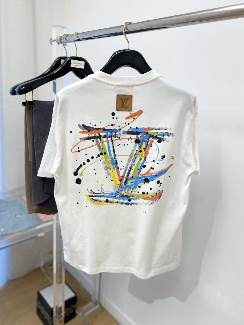Effortless Louis Vuitton T-Shirts 134381