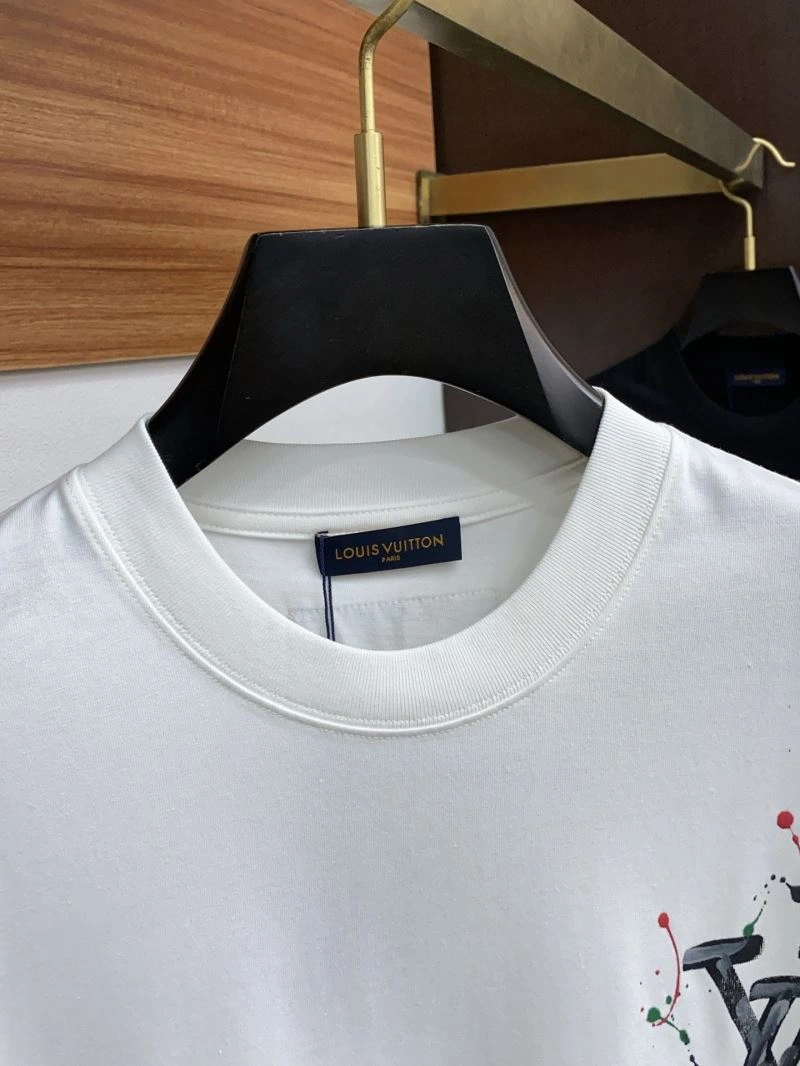 Stylish Louis Vuitton T-Shirts 134380