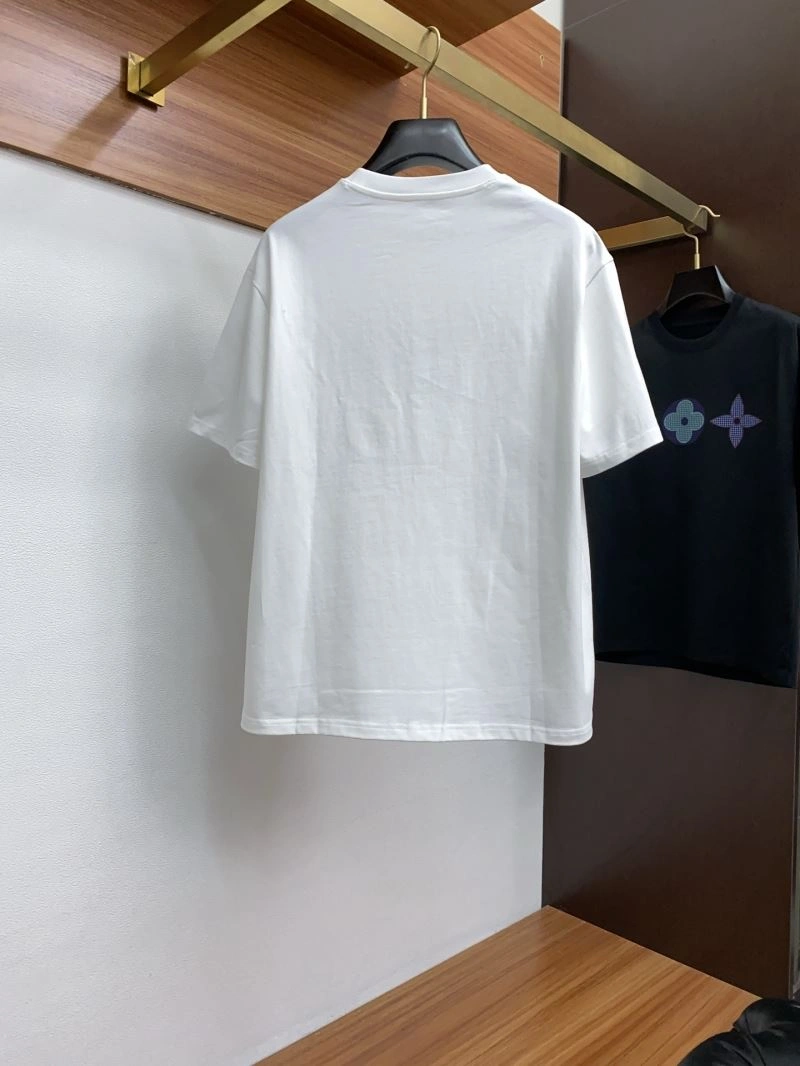 Louis Vuitton T-Shirts Resilient 134378
