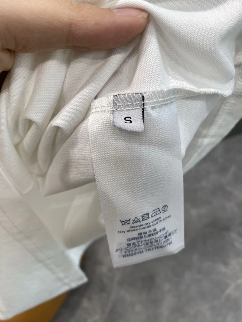 Sustainable Louis Vuitton T-Shirts 134376