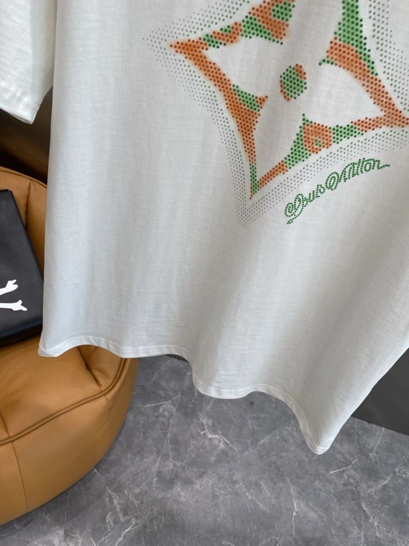 AllSeason Louis Vuitton T-Shirts 134373
