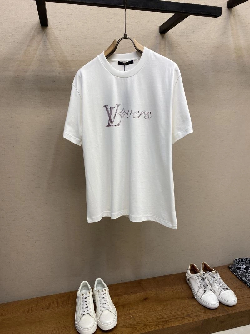 Elegant Louis Vuitton T-Shirts 134345