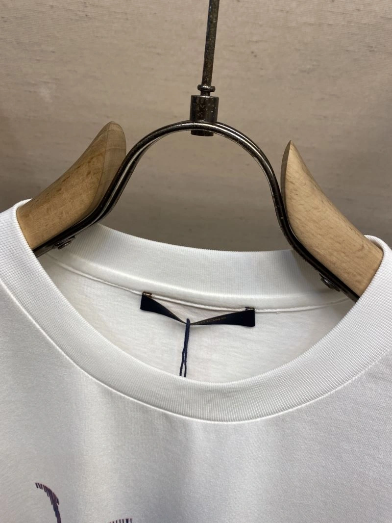 Elegant Louis Vuitton T-Shirts 134345