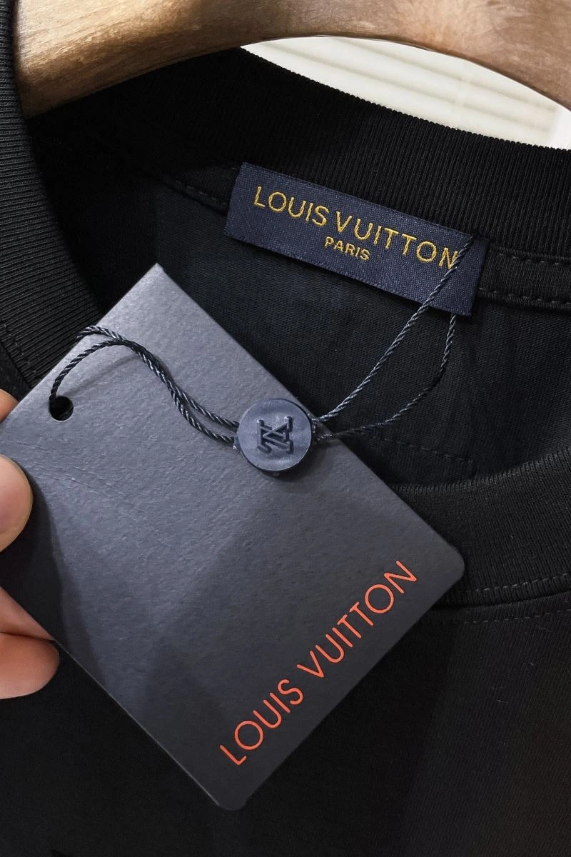 Louis Vuitton T-Shirts Modern 134352