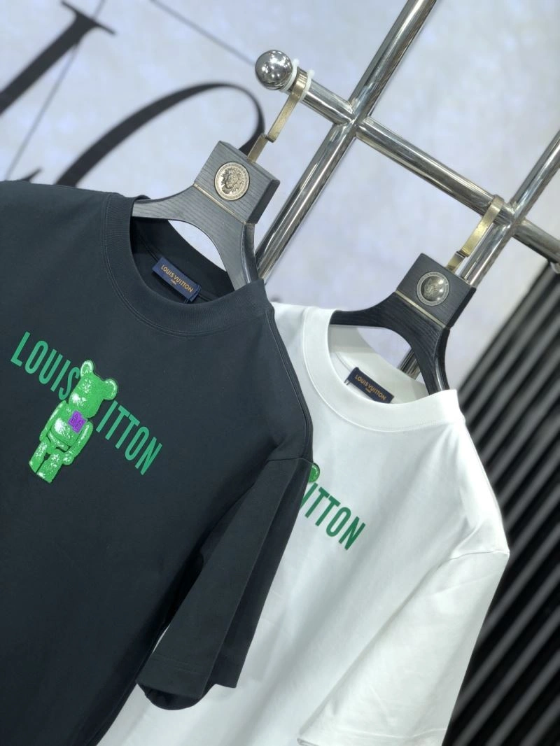 Compact Louis Vuitton T-Shirts 134346