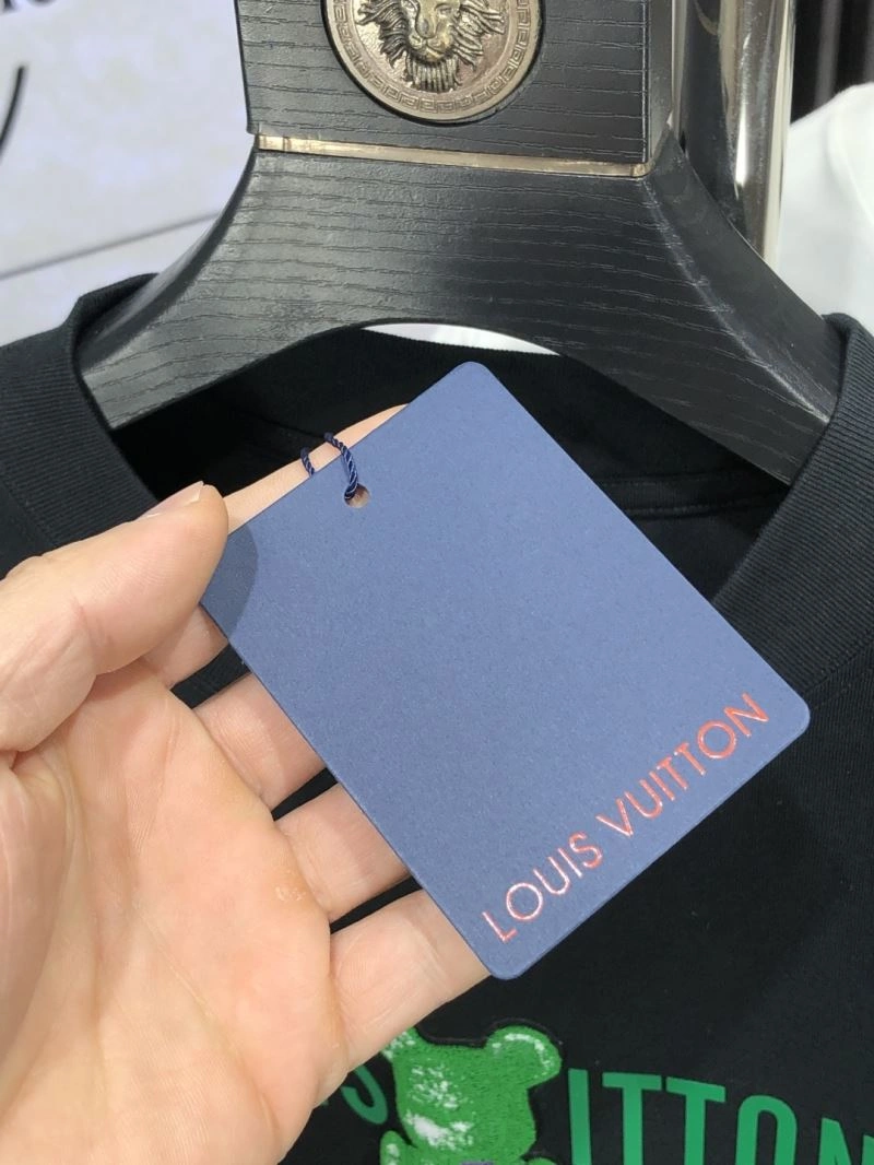Compact Louis Vuitton T-Shirts 134346
