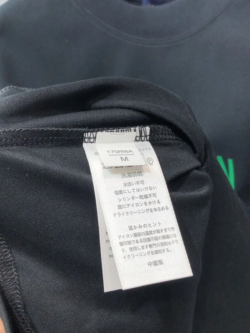 Compact Louis Vuitton T-Shirts 134346