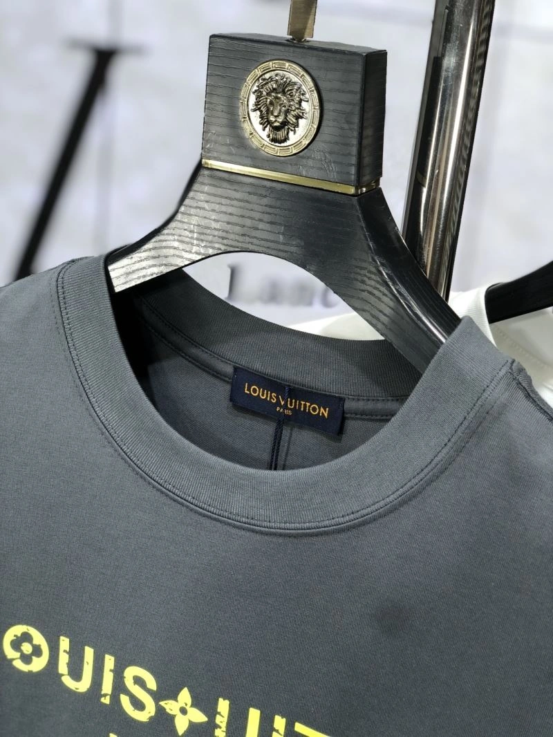 Sporty Louis Vuitton T-Shirts 134359