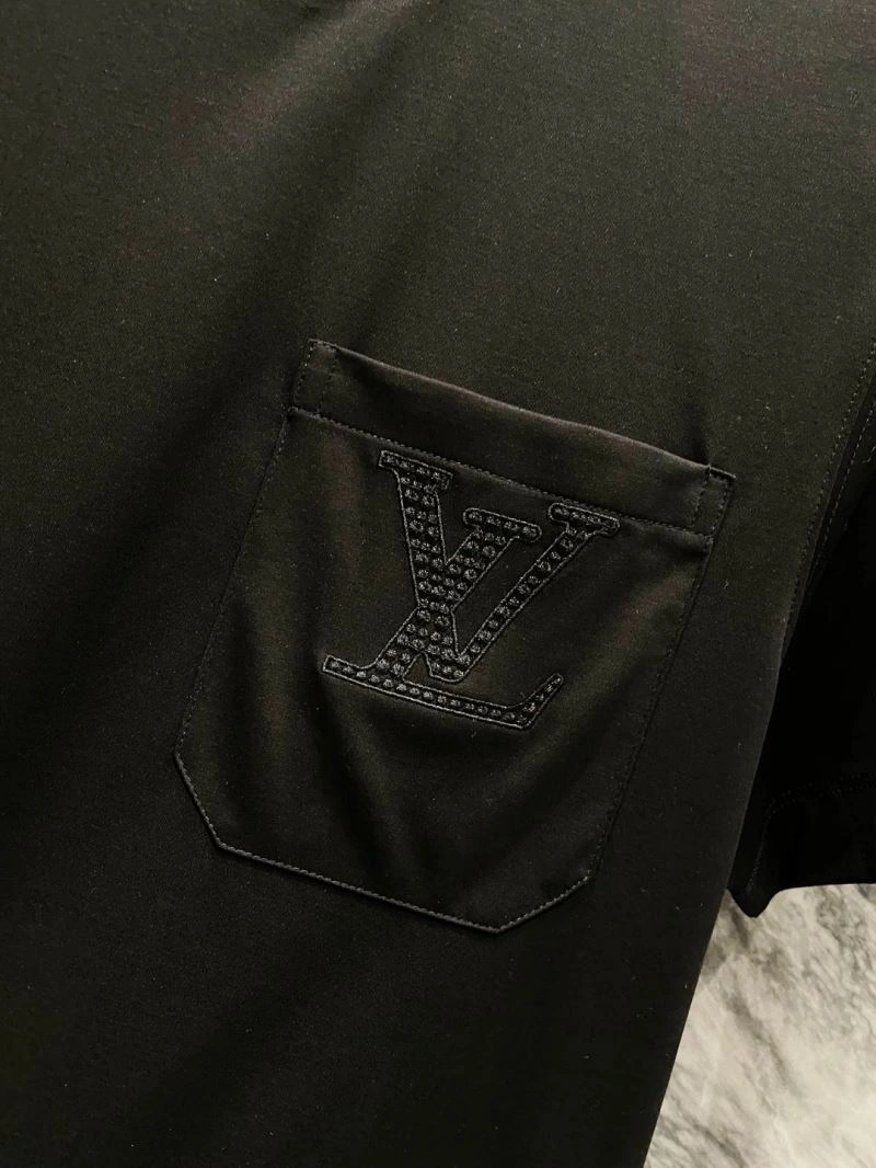 Louis Vuitton T-Shirts Sleek 134348
