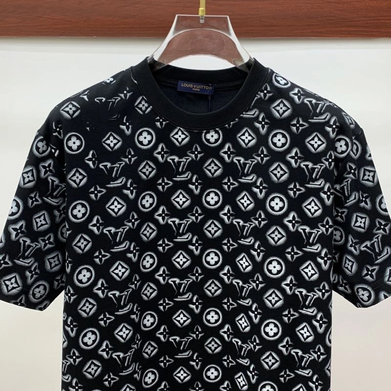 Breathable Louis Vuitton T-Shirts 134351