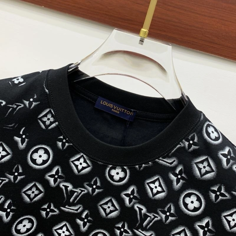 Breathable Louis Vuitton T-Shirts 134351
