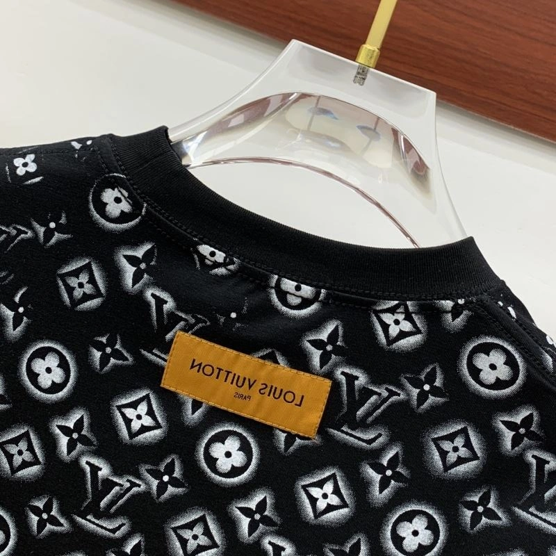 Breathable Louis Vuitton T-Shirts 134351