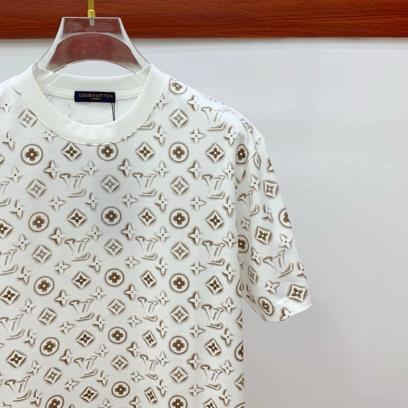 Louis Vuitton T-Shirts Comfortable 134356