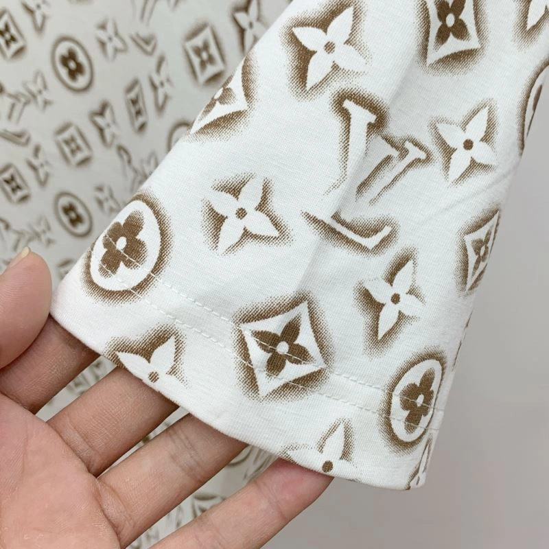 Louis Vuitton T-Shirts Comfortable 134356
