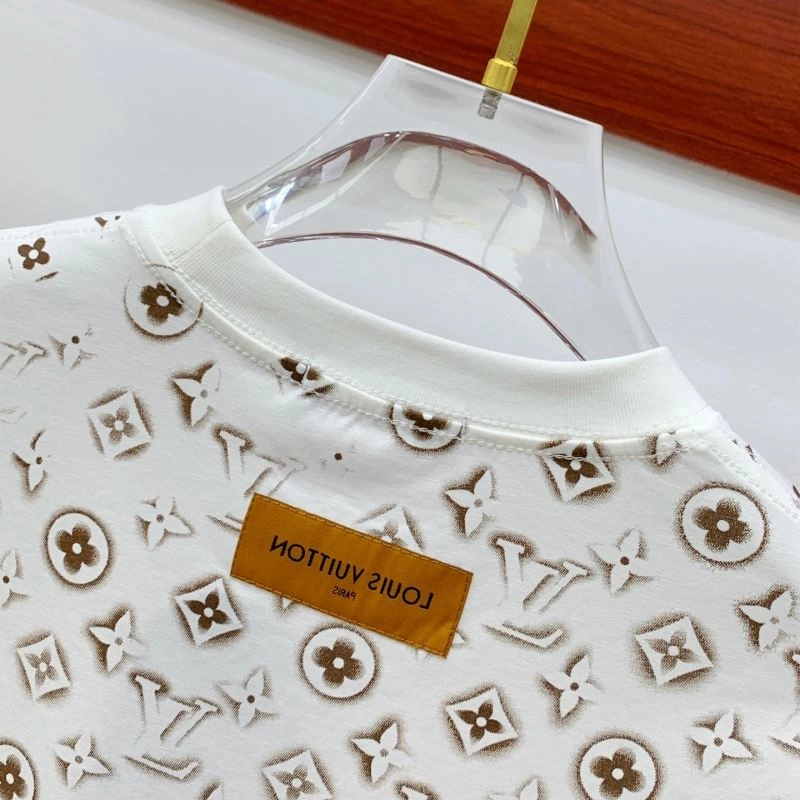 Louis Vuitton T-Shirts Comfortable 134356