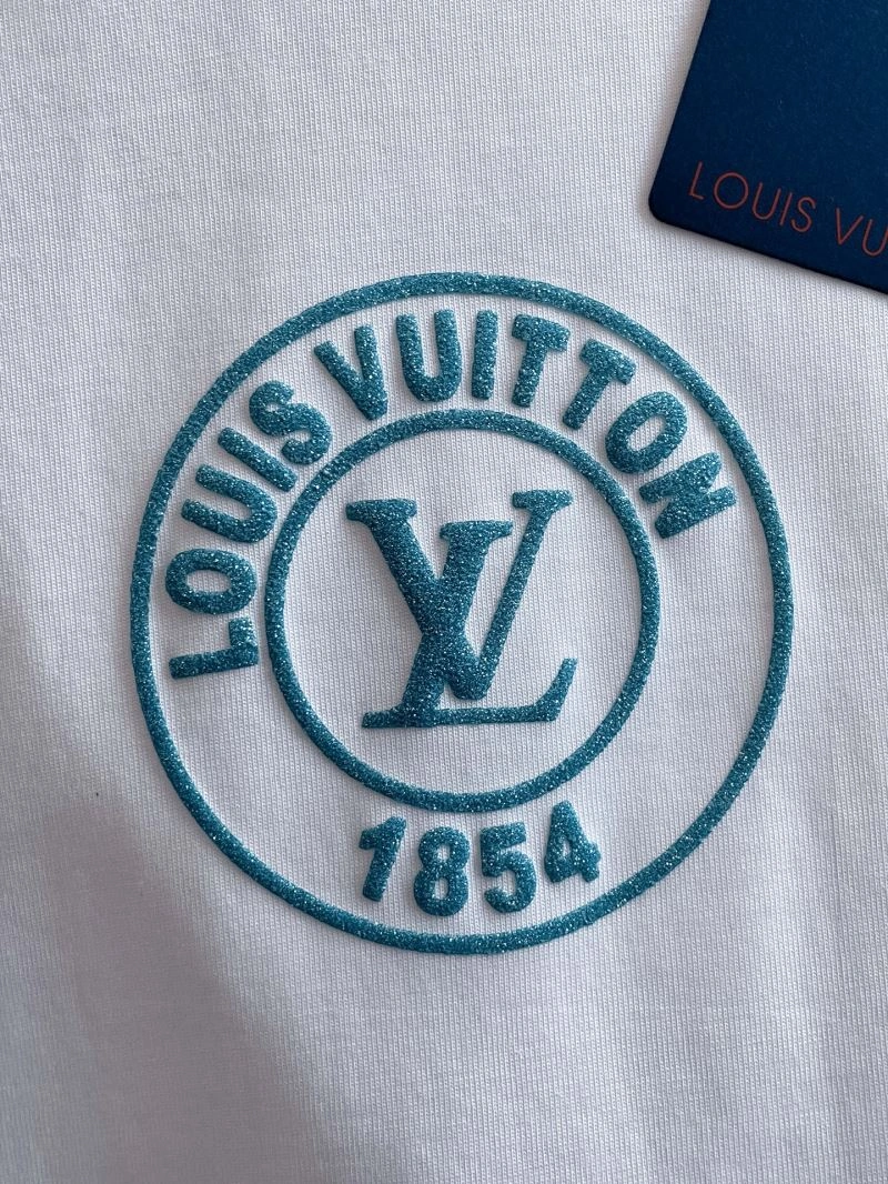 Snug Louis Vuitton T-Shirts 134334