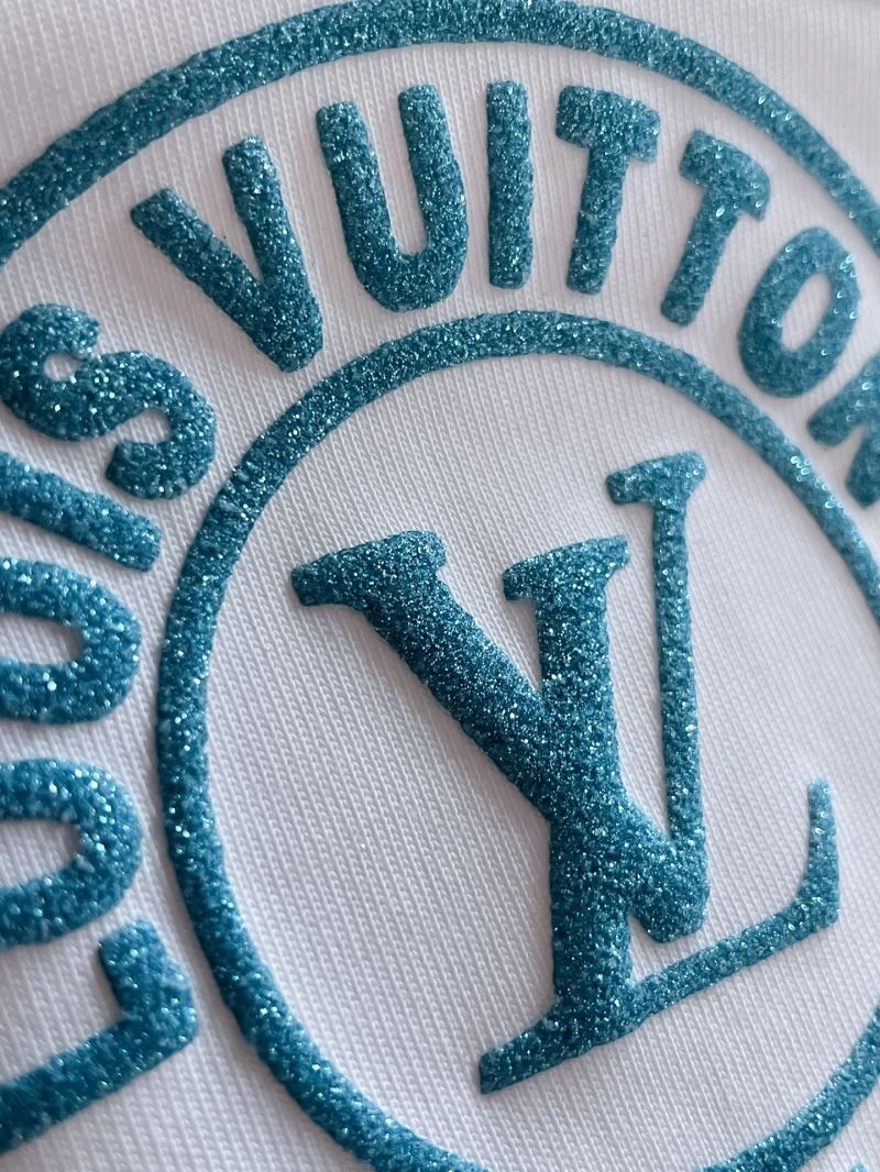Snug Louis Vuitton T-Shirts 134334