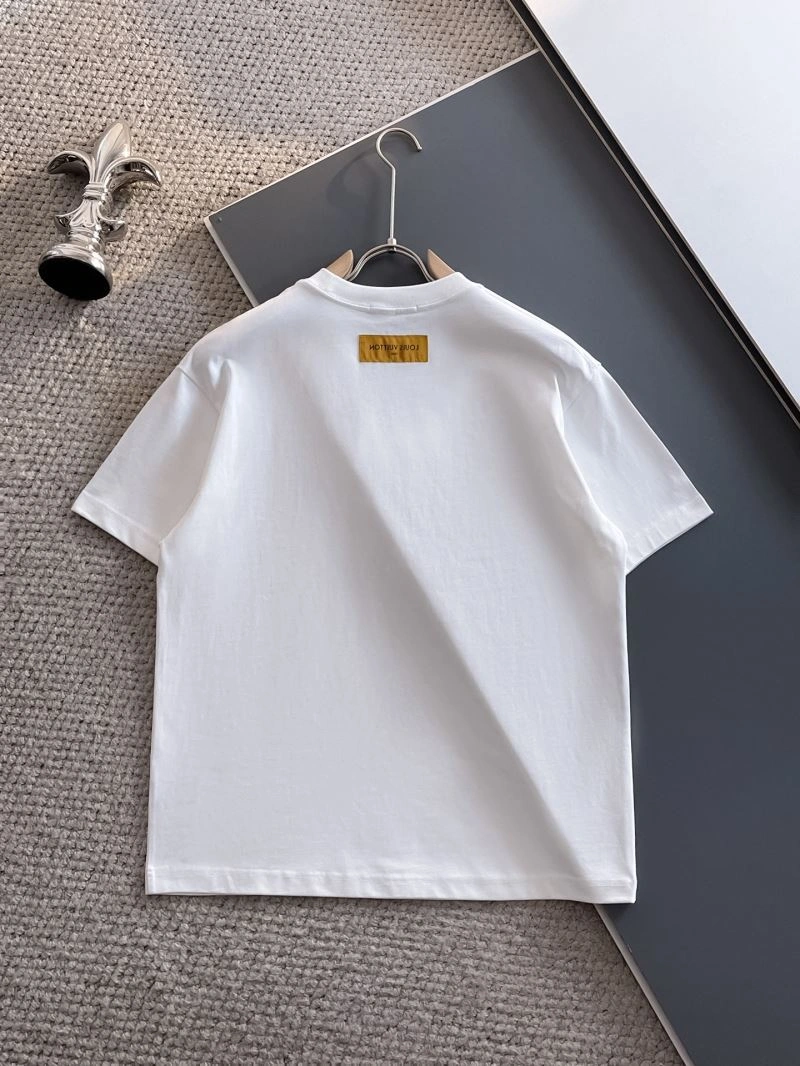 Snug Louis Vuitton T-Shirts 134334